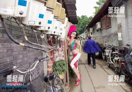 AISS爱丝(黄金版) - 索菲的风格一如既往地独特，秋日女神图集又来更新了
