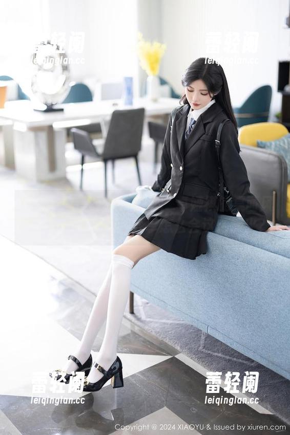 XIAOYU语画界-Cris_卓娅祺 XIAOYU语画界 - Cris_卓娅祺的桌面风采,办公室的图片分享怎么会这么擦火?