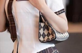 XIAOYU语画界 – 一组图片，顾桥楠轻松搞定你的圣诞福利需求，你准备好了吗？