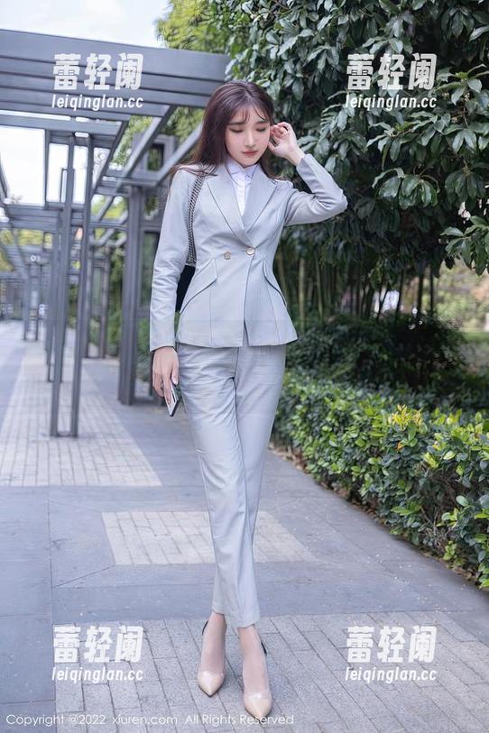 Xiuren秀人网-77qiqi Xiuren秀人网 - 投降吧,礼服和qiQi结合的这张原图真让人难以抗拒。