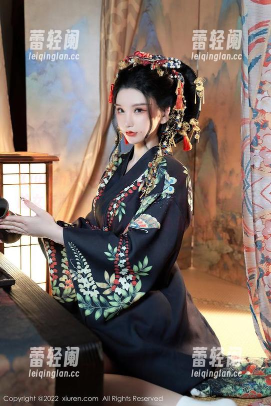 Xiuren秀人网 - 试着进入林文文yooki的女友泡泡中：一组写真图片，会不会让我错觉是她的亲密小助手？