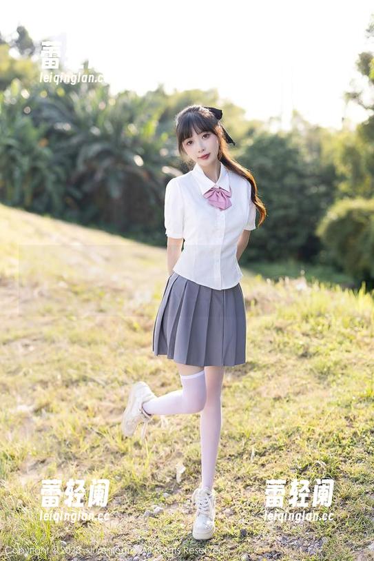 Xiuren秀人网 - 白兔西希：女友的本色，无圣光之下，原图艳压群芳～