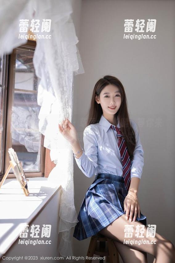 Xiuren秀人网 - 草莓mm长腿，等你来拿，免费下载中，快来接住！