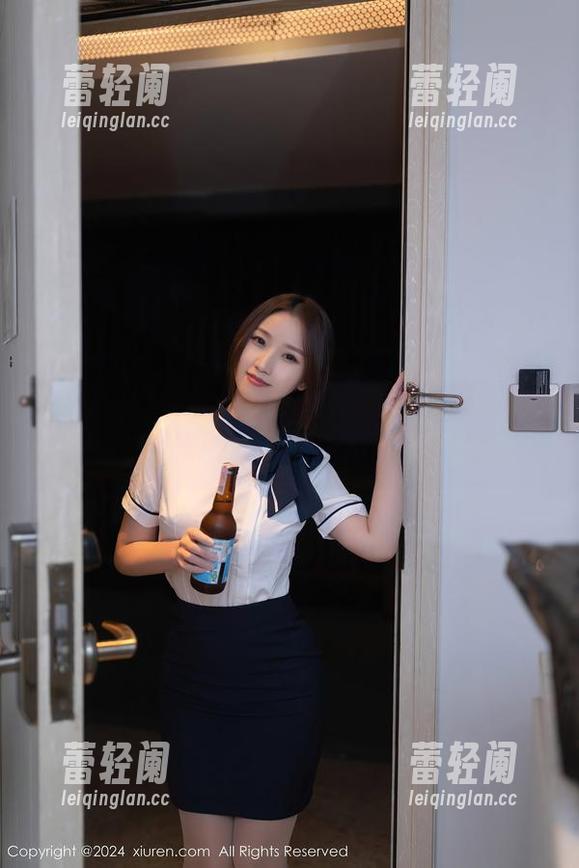Xiuren秀人网 - 修女写真：雯大王susie的温柔一击，果然是个不简单的角色。