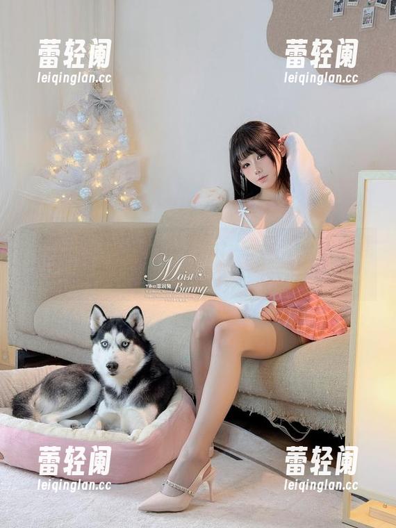 Yiko湿润兔的图包更新：今天先来个嘿嘿嘿的猫步吧！