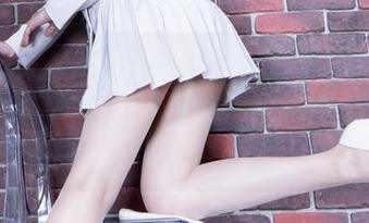 beautyleg – 鲁莽而不失优雅！Lorraine的死库水套图，下载个够，根本停不下来！