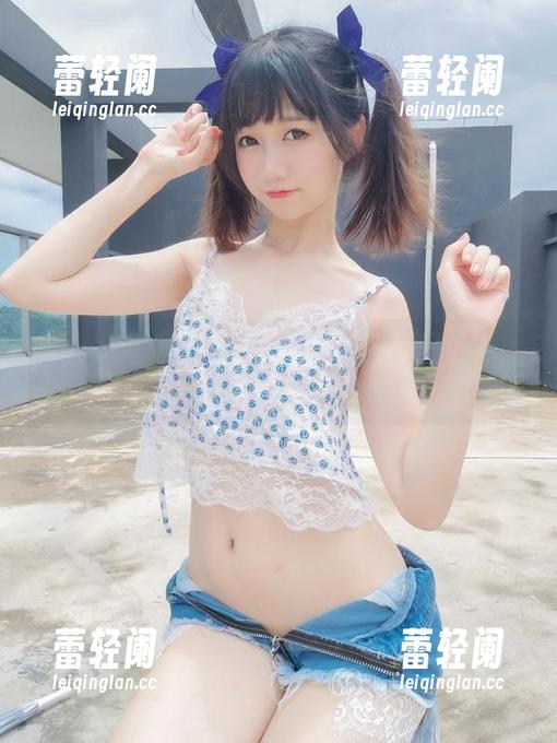 看！nagesa魔物喵的校服原图分享，真的好适合去超市蹭吃蹭喝！