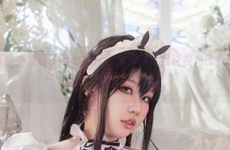 在图库中漫步，发现了七七娜娜子的自拍，虽说视角比我想象的要叛逆，但没那么坏。