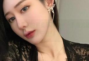 微密圈 – 不爱笑的赛琳的温柔写真集——下载后请不要向我求安慰！