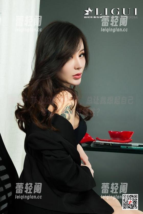 丽柜-菲儿 丽柜 - 菲儿的短裤壁纸,总让我想起自己也是可以这样随性?