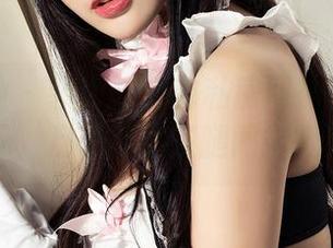 克拉女神 – 菲菲与她的私房网袜：美图之下，万千遐想在腿间徘徊！