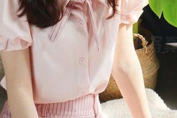 初夏女神 – 双双：荷花仙子的写真集，你准备好一探究竟了吗？