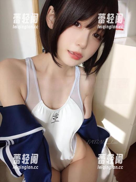 游泳池的奇遇，发条少女yoki跟我说是的cos套图快来看！