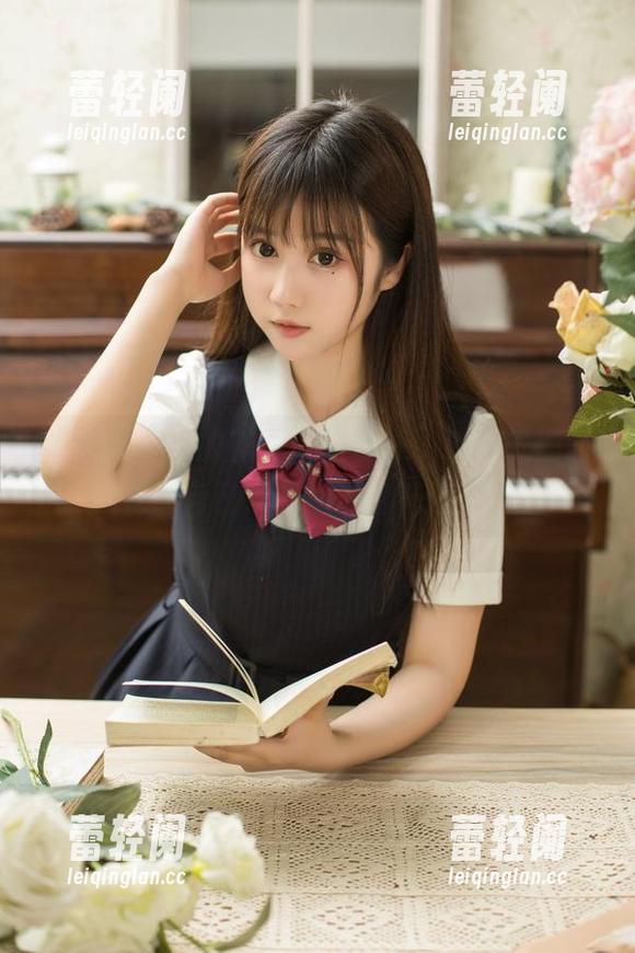 喵糖映画出的花园白裙合集，让我恍惚间觉得自己也想躲进这花园里。