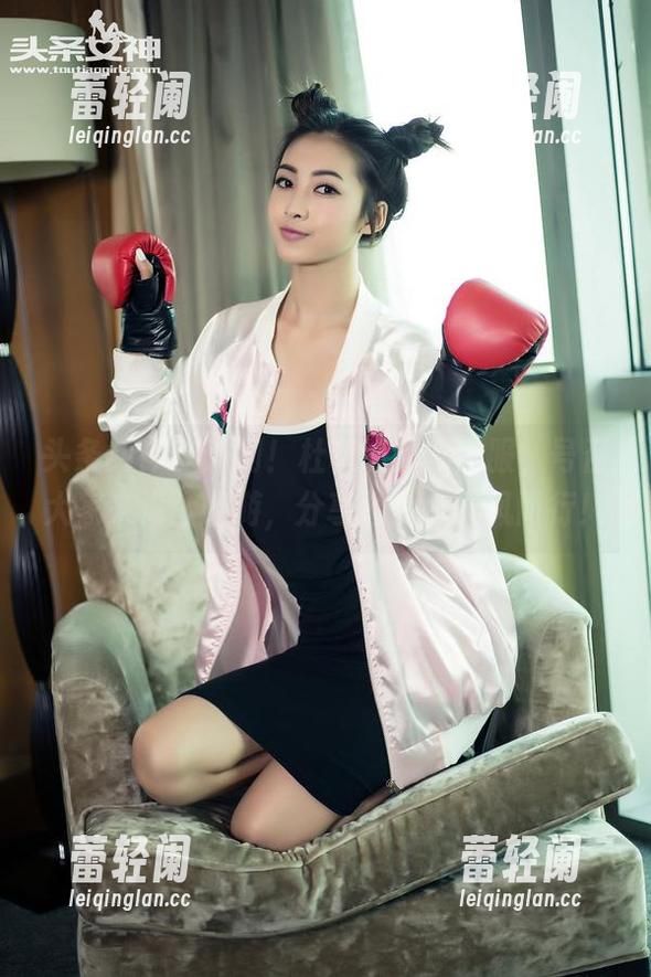 头条女神-杜菲菲 头条女神 - 冲啊!杜菲菲的水手服,号召大家来海上畅游,分享图片,乘风而行!