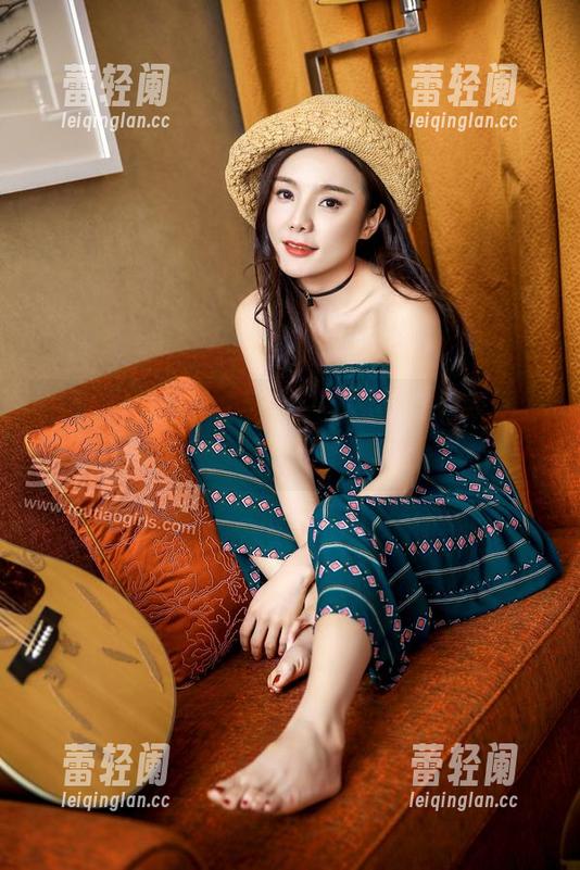 头条女神 - 学妹系列：蔡楠的高清新视界，下载链接随时待命！