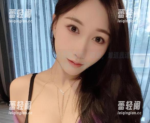 微密圈 - 图片里的小玉吃果冻，哎哟，难道我该说“捆得好”吗？