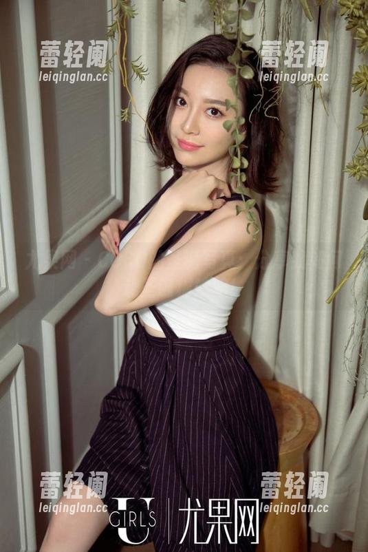 尤果网-COCO 尤果网 - COCO的圣诞写真:分享我如何让圣诞树嫉妒!