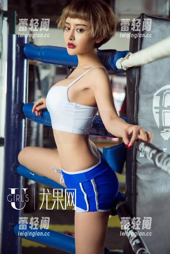 尤果网 - 揭开佟蔓的职业装，福利无处不在，谁说办公室不能有点小心思？