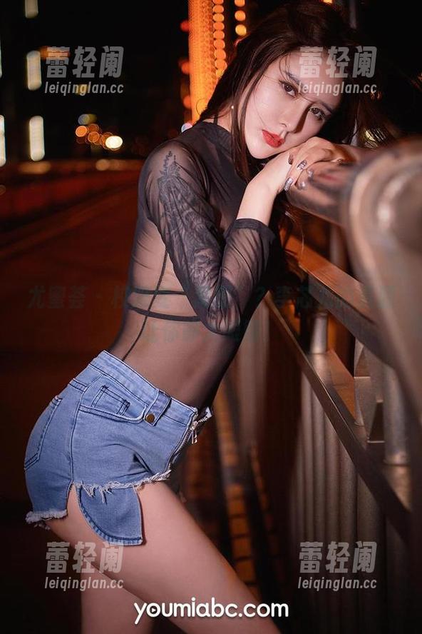 尤蜜荟 - 校服变“潮服”？李芯儿的资源让你睁大眼睛！