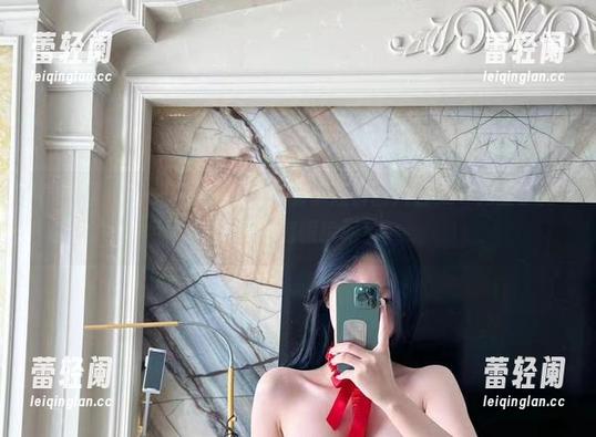 微密圈 - 来一波张鑫baby的小短裤图片合集—无敌于同事间的辣眼瞬间！