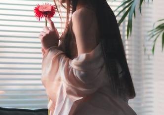 办公室？不！家里的“露脸”模式！观看星野咪兔在图包中如何把居家玩出花样！