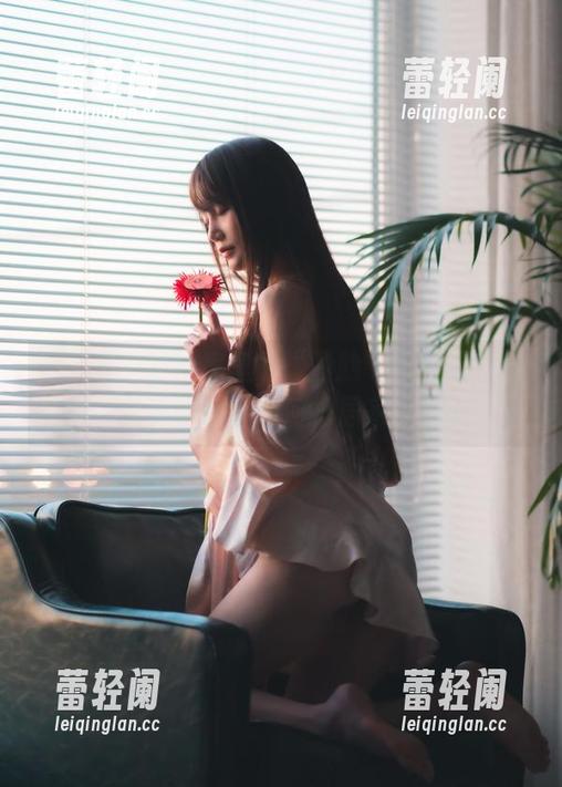 办公室？不！家里的“露脸”模式！观看星野咪兔在图包中如何把居家玩出花样！