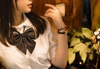 圣诞比基尼，是一只废喵了的不羁美图，再说无圣光也无妨