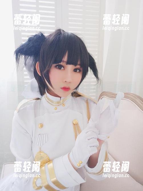 是依酱呀的黑色皮裙在我网盘里，虽然很网红，但让我心里还是有点小炸裂。