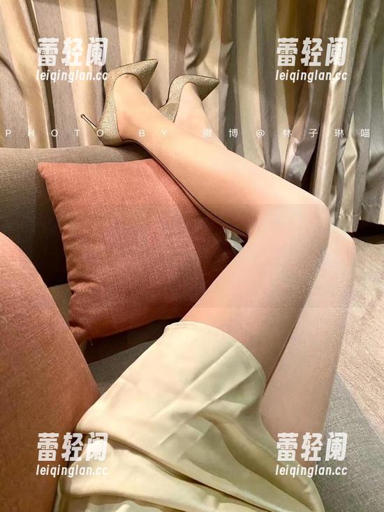 林子喵Lynne 微密圈 - 高清泳衣写真不只是美,从林子喵Lynne的自拍看出我家的泳池也清凉一夏!