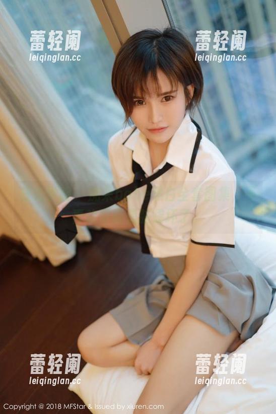 模范学院-加朵babe 模范学院 - 加朵babe黑白全套图集,不喜欢可能是脑袋坏了。