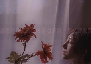 樱晚gigi的粉色场景，跟cos有点关系，但又好像完全不一样。