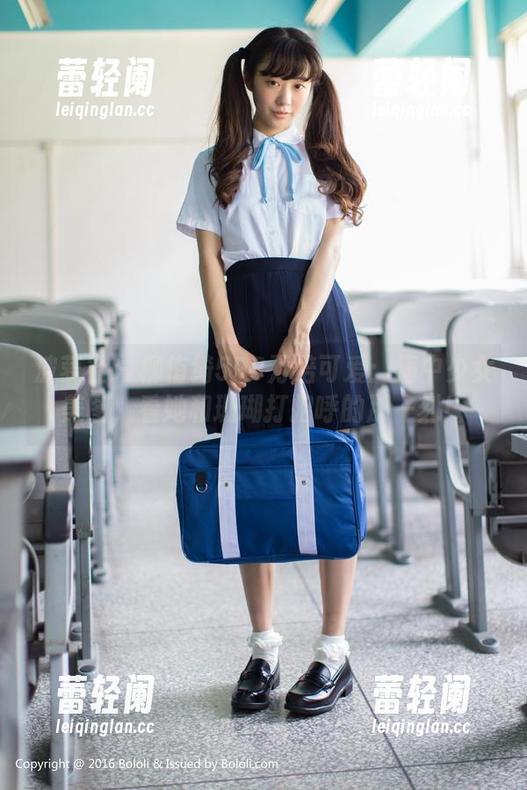 波萝社-柳侑绮 波萝社 - 柳侑绮598万倍可爱:海中少女美图,看她和珊瑚打招呼的那一刻!