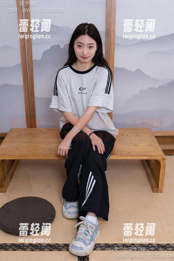 甜予摄影 - 当校服遇上思思：一本不那么严肃的作品集分享