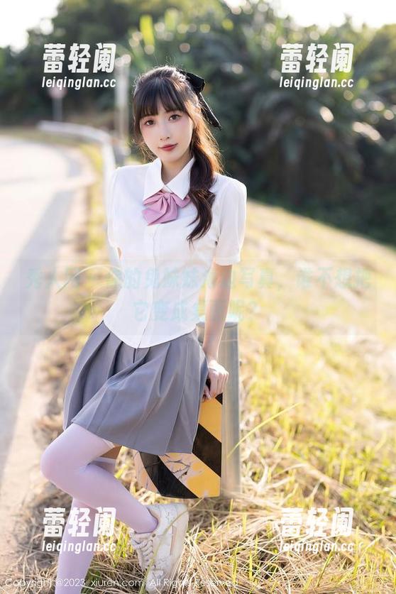 秀人网 – 你的兔妹妹海边写真，谁不想把它变成桌面呢？