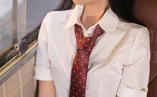 秀人网 – 在图库中大琪琪Emily的黑丝精选，指尖轻触都有些热，太过诱惑。