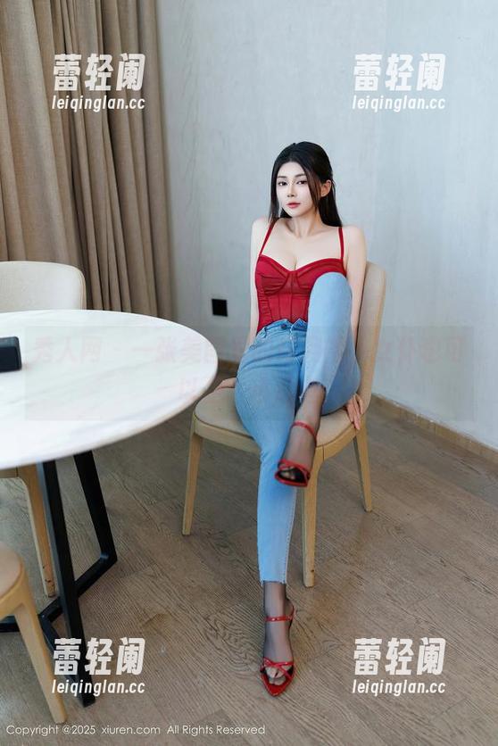 秀人网 - 一张美图里的绯月樱，女仆也可以是个小思考