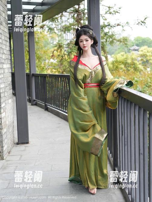 秀人网 - 在线等你潜入蛋蛋宝的泳池，作品不看会错过噢！