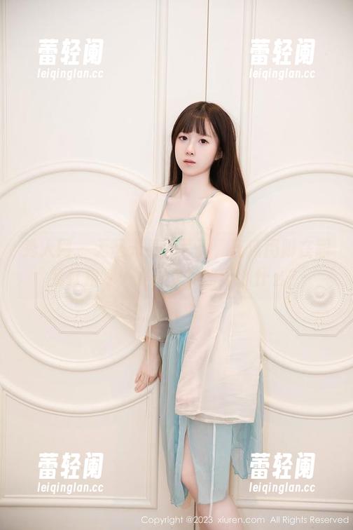 秀人网 - 无圣光美脚写真，言沫用脚在跟我打招呼…是不是在暗示我什么？