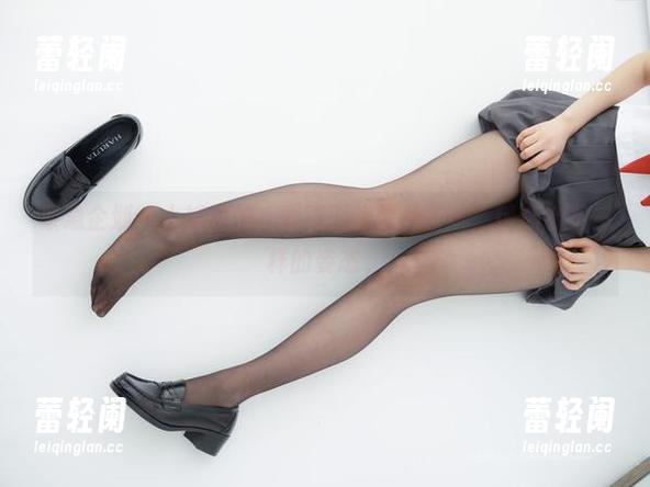 紧急企划-小婕 紧急企划 - 小婕短裙,原图就像是一缕风,精选出不一样的姿态。