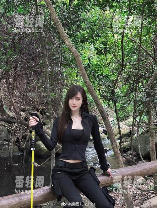 浴缸中的光影，腐团儿Ikaros私拍照总让人想多了？