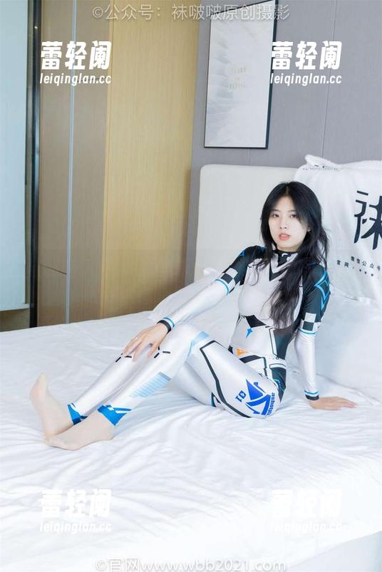 袜啵啵-小淳 袜啵啵 - 看小淳的板鞋美图合集,想知道她的鞋不便宜还是自己走得快?