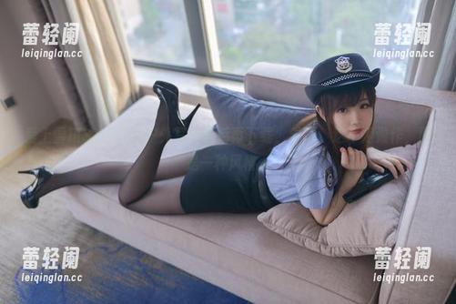 爱上雪琪SAMA的户外写真集后再下载，看吧，这不是做作，而是一种风格。